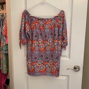 Tracy Negoshian medium top